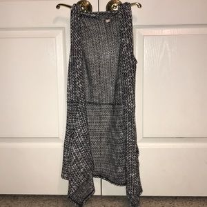 sleeveless black and white cardigan vest
